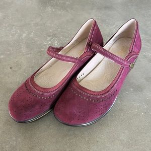 Jambu Clogs with Memory Foam